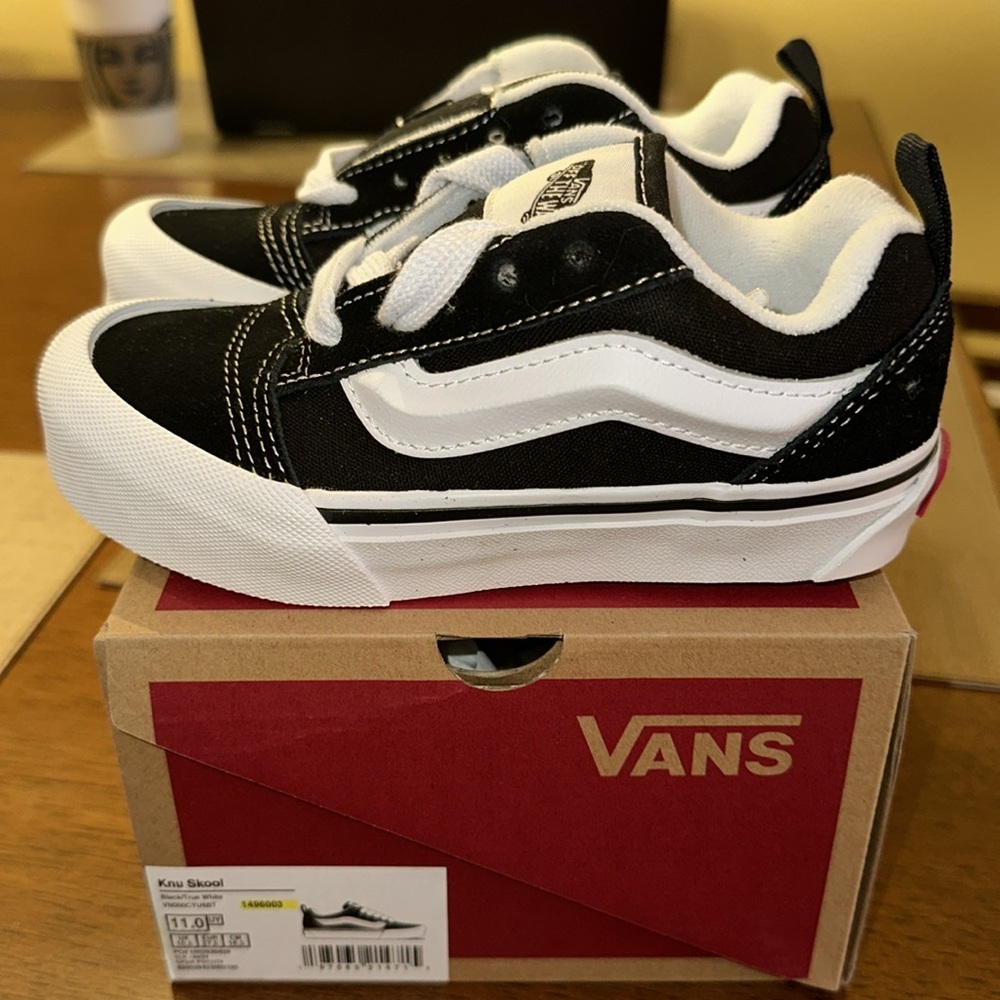 Brand new kids vans knu skool
